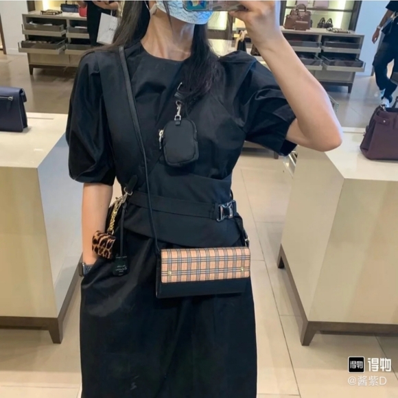 BURBERRY LEATHER CLUTCH BAG - COLOR BLACK - Picture 6 of 17